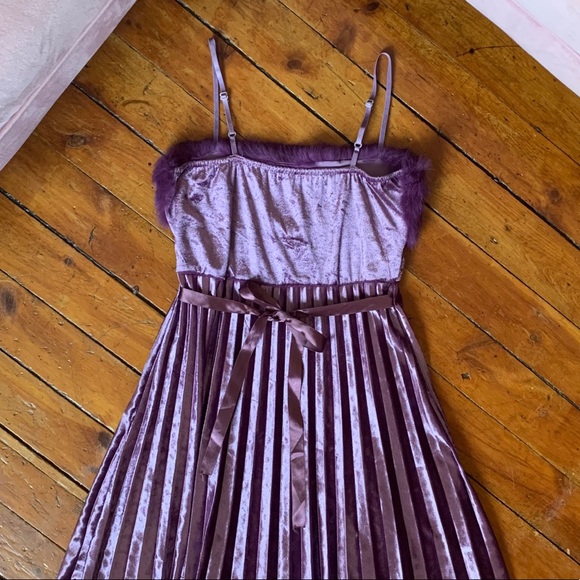 Vintage Violet Crush Velvet and Fur Dress - Picture 4 of 7